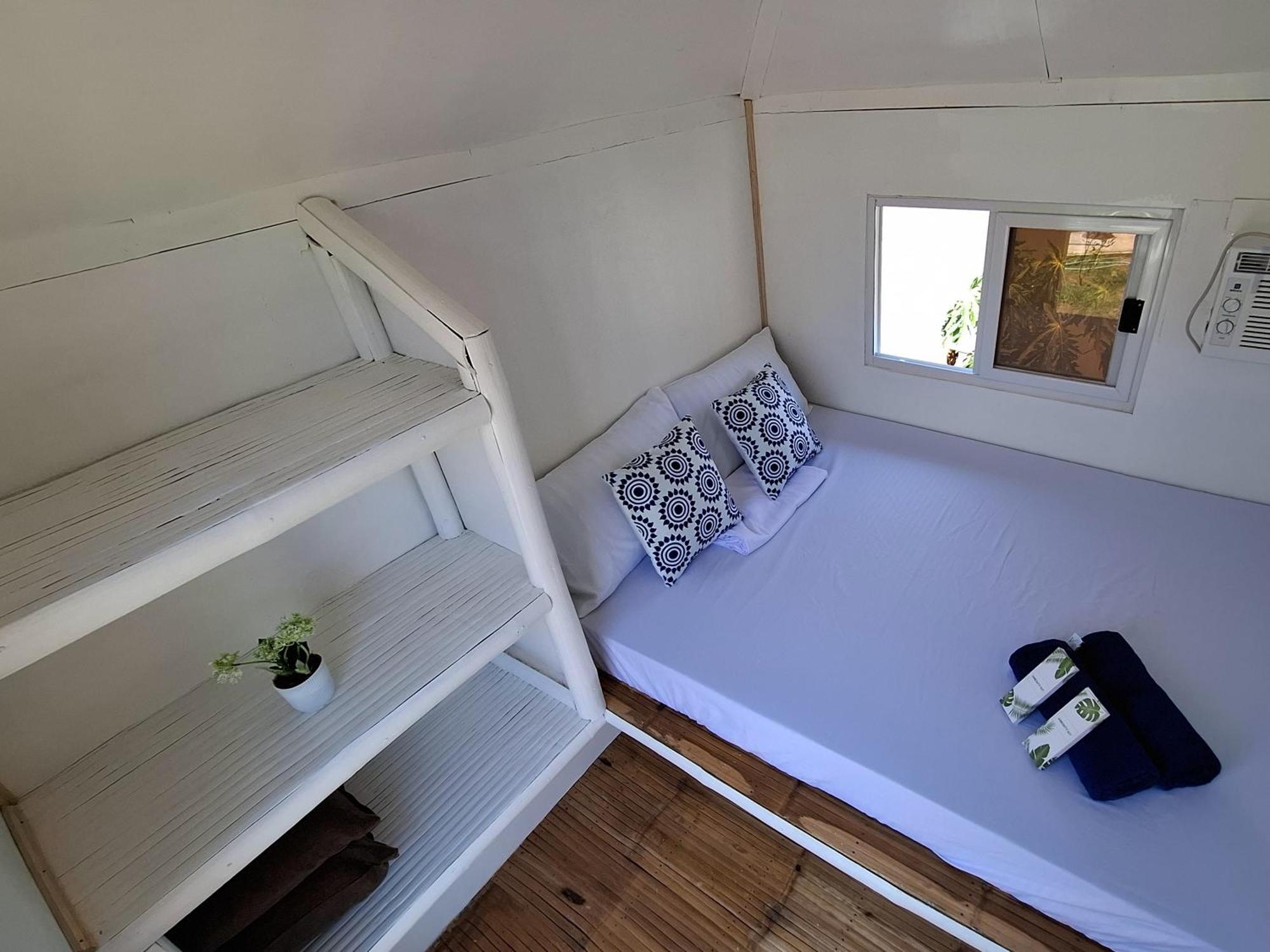 The Kubo Gardens Hotel San Juan  Room photo